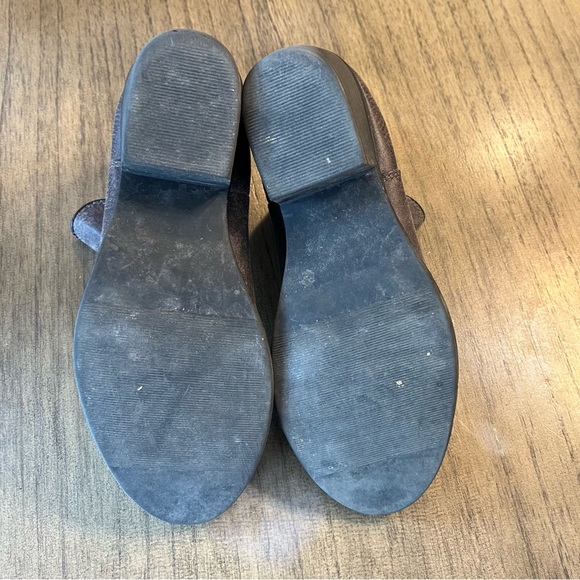 cute ankle boots
brand soda
size 8
good condition - Picture 4 of 5